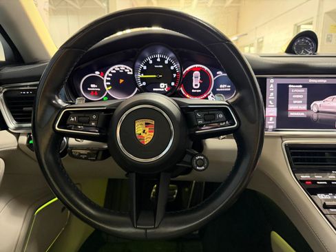 Used 2021 Porsche Panamera 4S w/ Premium Package AWD/4WD image 31