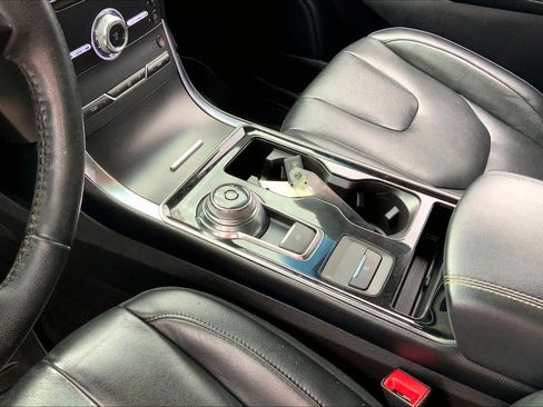 Used 2019 Ford Edge Titanium image 15