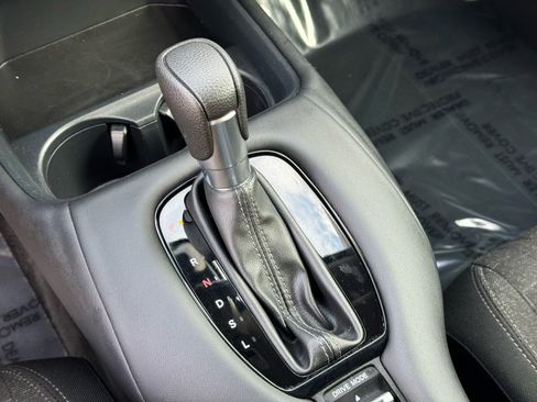 Used 2023 Honda HR-V LX image 32