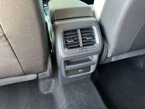 Used 2025 Volkswagen Taos SE image 23