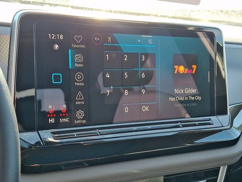 Certified 2025 Volkswagen Atlas Peak Edition SE image 17