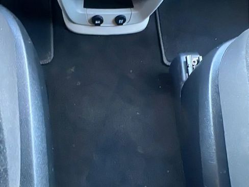 Used 2019 Dodge Grand Caravan SE w/ UConnect Hands-Free Group image 20