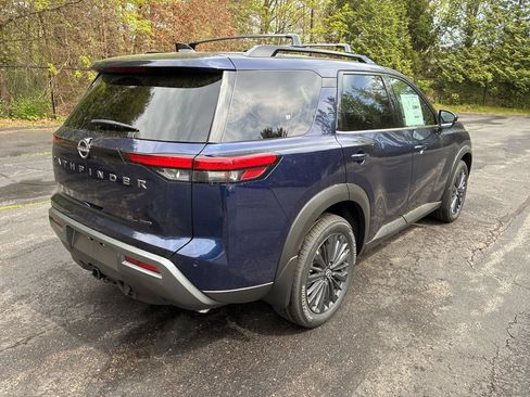 New 2026 Nissan Pathfinder SL w/ SL Premium Package AWD/4WD image 7