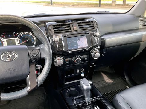 Used 2019 Toyota 4Runner TRD Off-Road Premium image 7