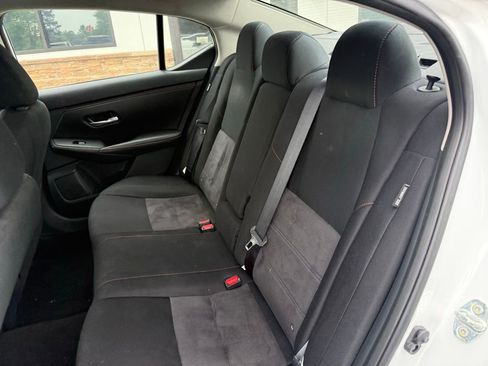 Used 2025 Nissan Sentra SR FWD image 4