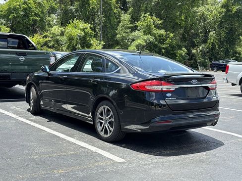 Used 2017 Ford Fusion SE w/ Equipment Group 201A FWD image 5