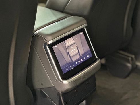 Used 2022 Tesla Model X Plaid image 25