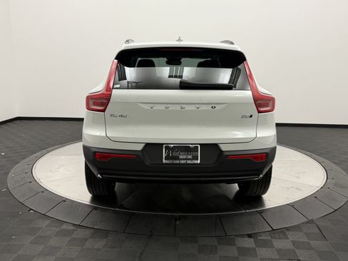 Used 2025 Volvo XC40 B5 Ultra AWD/4WD image 6