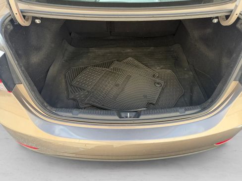 Used 2016 Hyundai Elantra SE FWD image 19