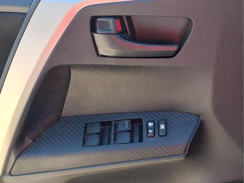 Used 2015 Toyota RAV4 LE FWD image 17