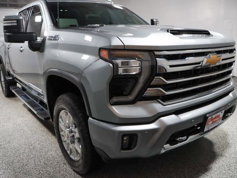 Used 2024 Chevrolet Silverado 3500 High Country w/ High Country Premium Package AWD/4WD image 5