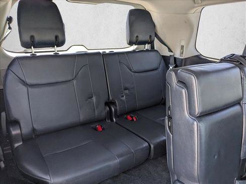 Used 2015 Lexus LX 570 4WD w/ Luxury Package image 22