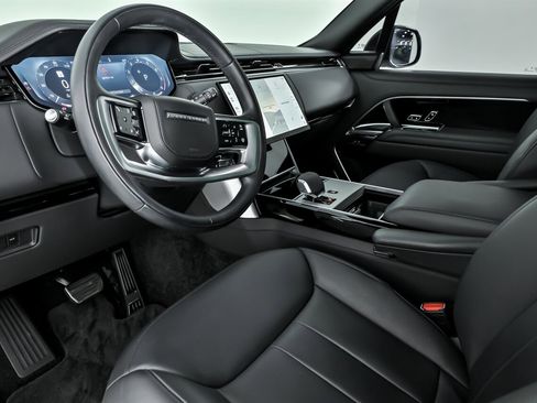 Used 2024 Land Rover Range Rover Long Wheelbase Autobiography image 21