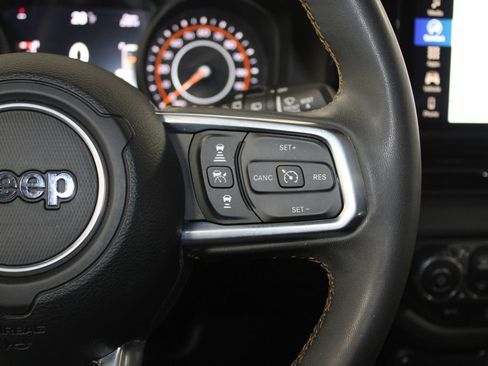 Used 2024 Jeep Wrangler Sahara image 38