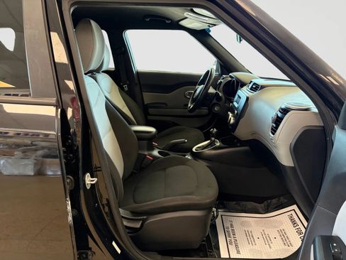 Used 2016 Kia Soul FWD image 20