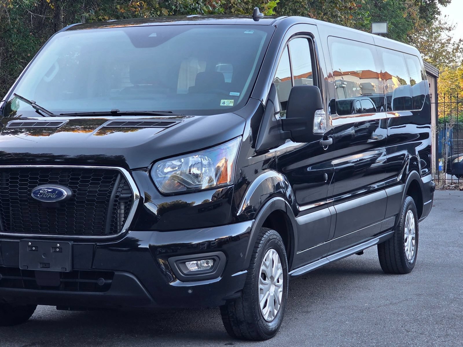 Used 2024 Ford Transit 350 XLT RWD image 3