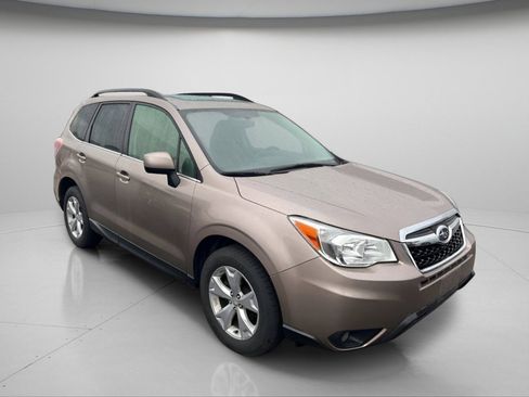 Used 2015 Subaru Forester 2.5i Limited AWD/4WD image 2