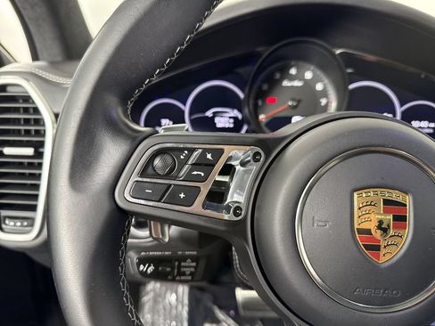 Certified 2023 Porsche Cayenne Turbo AWD/4WD image 37
