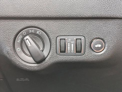 Used 2022 Dodge Charger SXT image 15