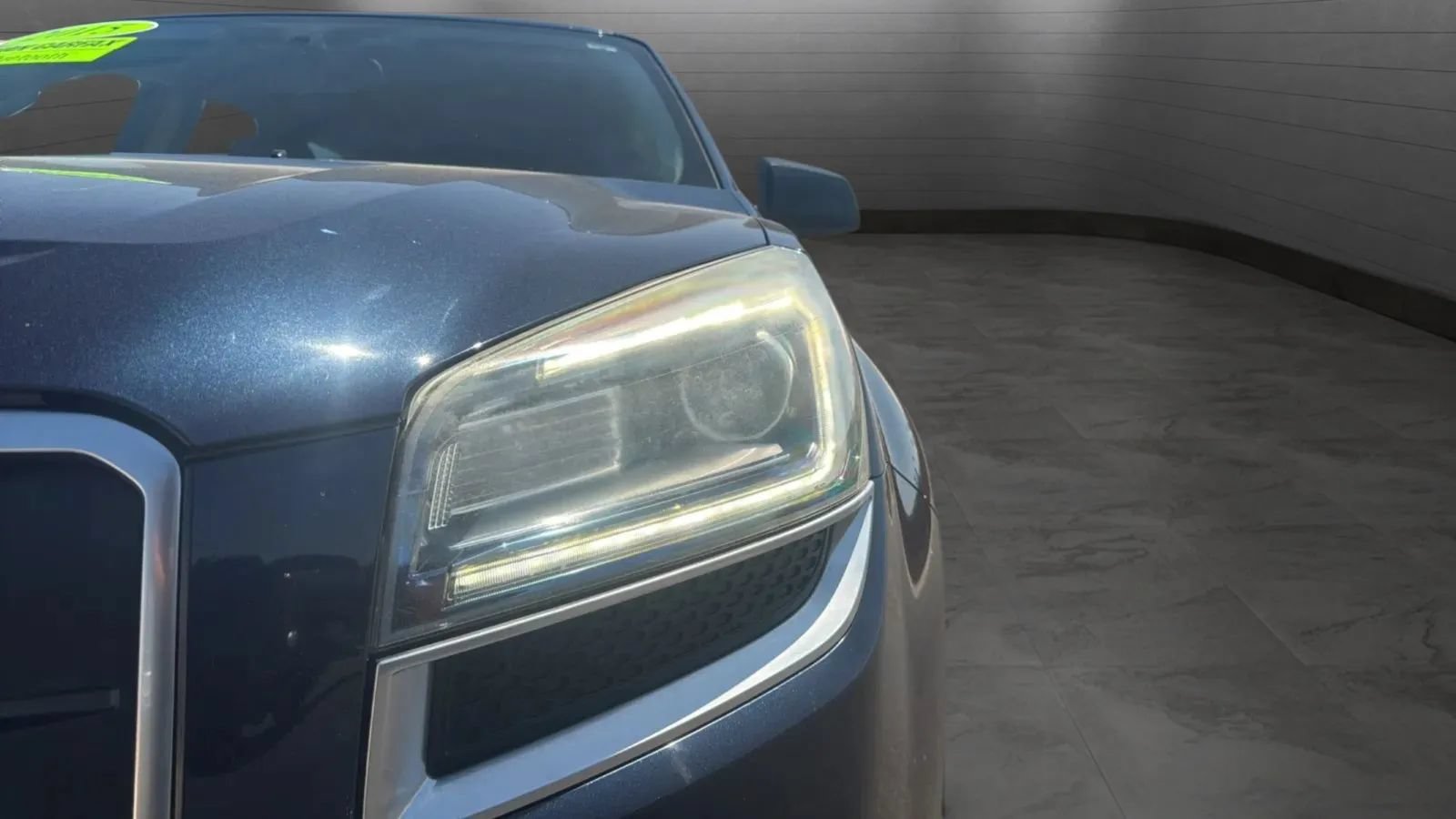Used 2015 GMC Acadia SLE FWD image 30