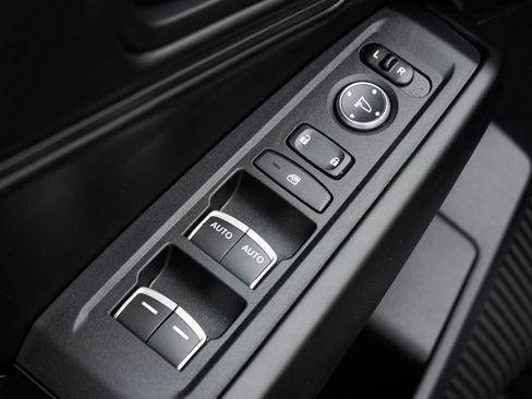 Used 2025 Honda Accord SE image 15