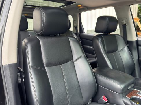 Used 2017 Nissan Pathfinder Platinum AWD/4WD image 41