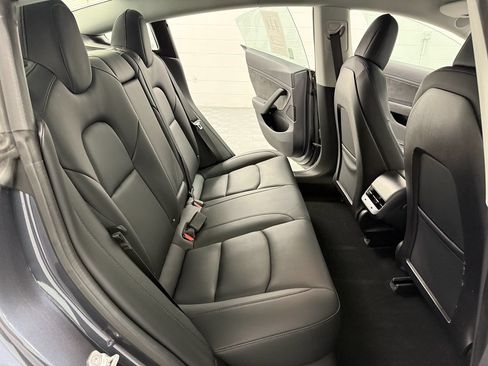 Used 2018 Tesla Model 3 Long Range RWD image 12