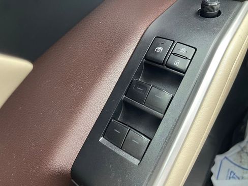 Used 2020 Toyota Highlander XLE AWD/4WD image 52