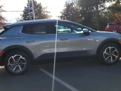 New 2026 Chevrolet Equinox EV LT image 9