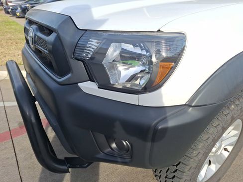 Used 2014 Toyota Tacoma PreRunner image 10