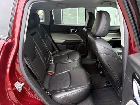 Used 2022 Jeep Compass Limited AWD/4WD image 25