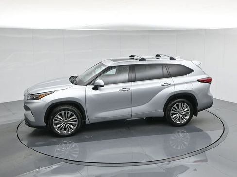 Used 2022 Toyota Highlander Platinum image 55