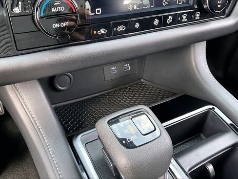 Certified 2024 Nissan Pathfinder SV FWD image 31