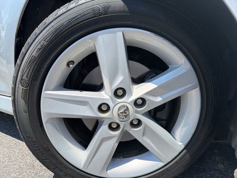 Used 2013 Toyota Camry SE FWD image 14