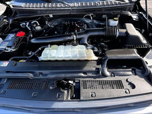 Used 2022 Ford Expedition Max XLT image 10