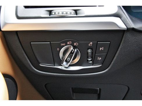 Used 2025 BMW X4 xDrive30i image 17