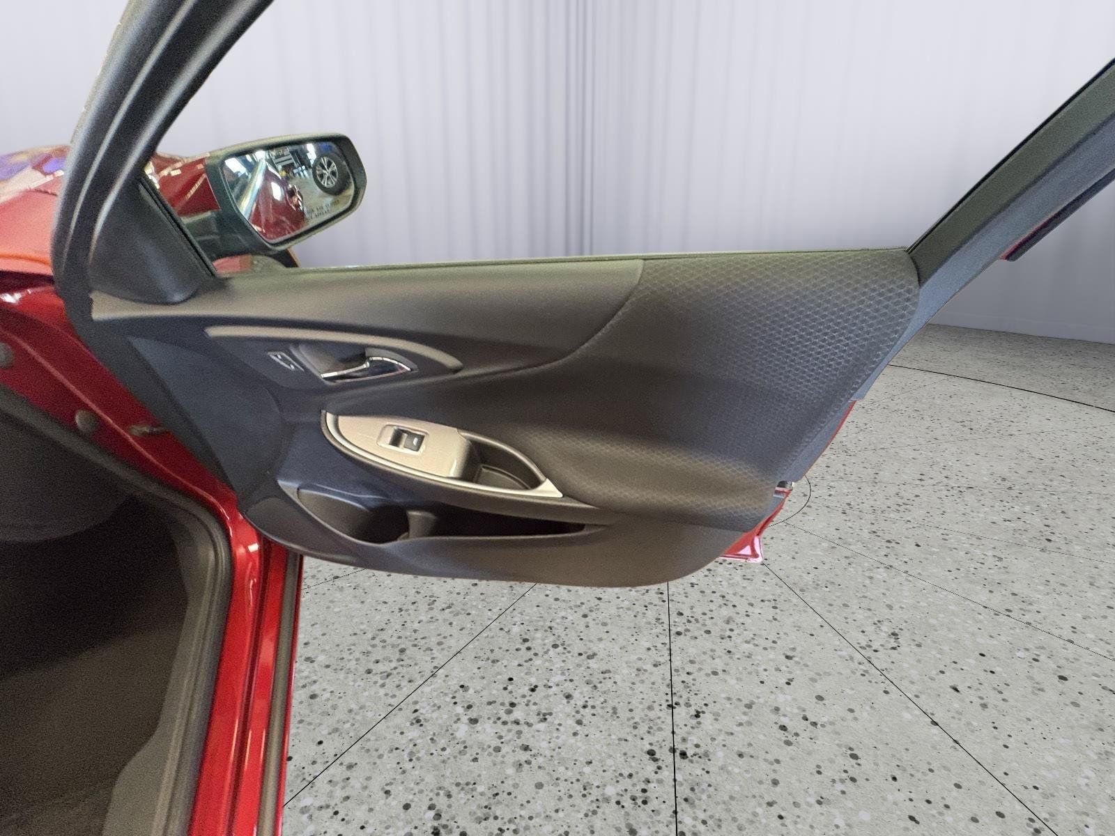 Used 2025 Chevrolet Malibu LT FWD image 15