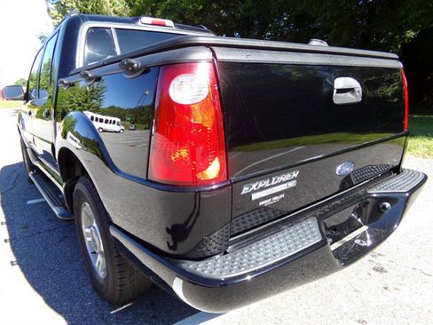 Used 2004 Ford Explorer Sport Trac 4x4 image 8