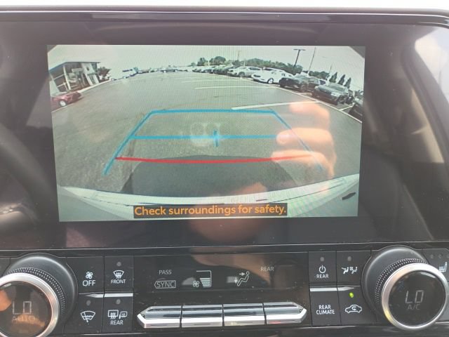Used 2023 Toyota Highlander XLE AWD/4WD image 17
