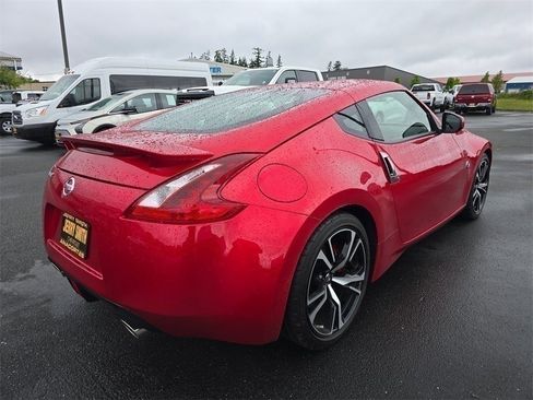 Used 2019 Nissan 370Z w/ Sport Package image 4