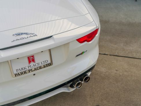 Used 2017 Jaguar F-TYPE R AWD/4WD image 10