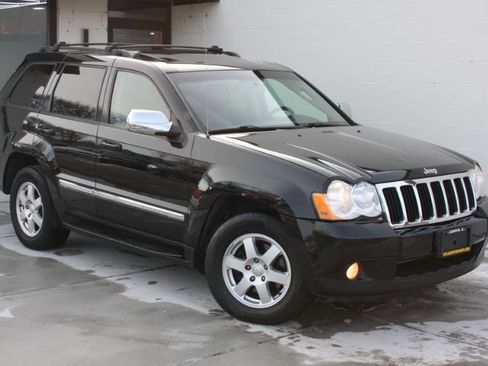 Used 2010 Jeep Grand Cherokee Laredo image 4