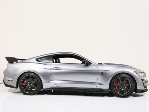 Used 2022 Ford Mustang Shelby GT500 w/ Carbon Fiber Track Pack RWD image 11
