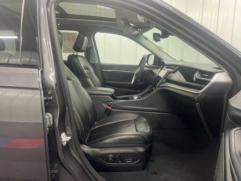 Used 2023 Jeep Grand Cherokee 4WD 4xe image 12