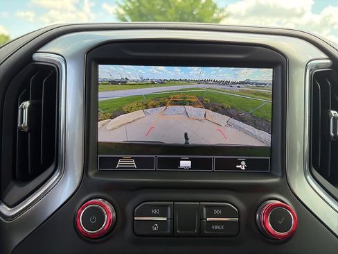 Used 2020 Chevrolet Silverado 1500 LT Trail Boss w/ Midnight Edition AWD/4WD image 13