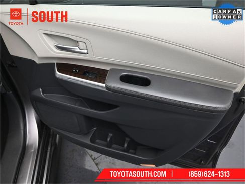 Used 2023 Toyota Sienna XLE image 40