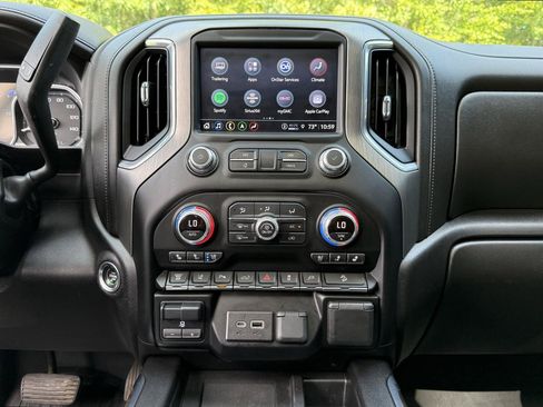 Used 2023 GMC Sierra 2500 Denali w/ Denali Ultimate Package AWD/4WD image 17