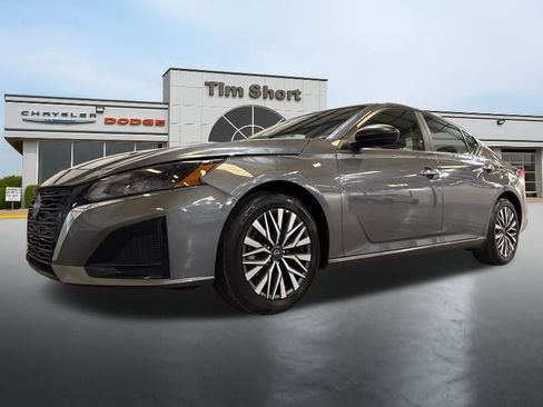 Used 2025 Nissan Altima 2.5 SV image 10