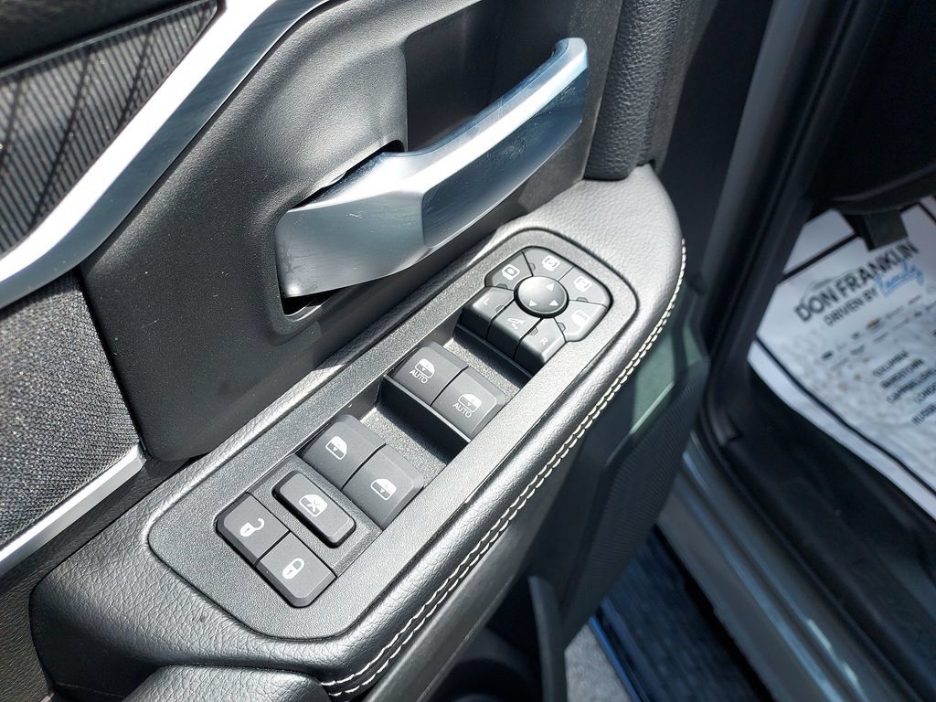 New 2026 RAM 3500 Big Horn AWD/4WD image 11