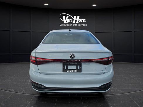 New 2026 Volkswagen Jetta SE FWD image 4